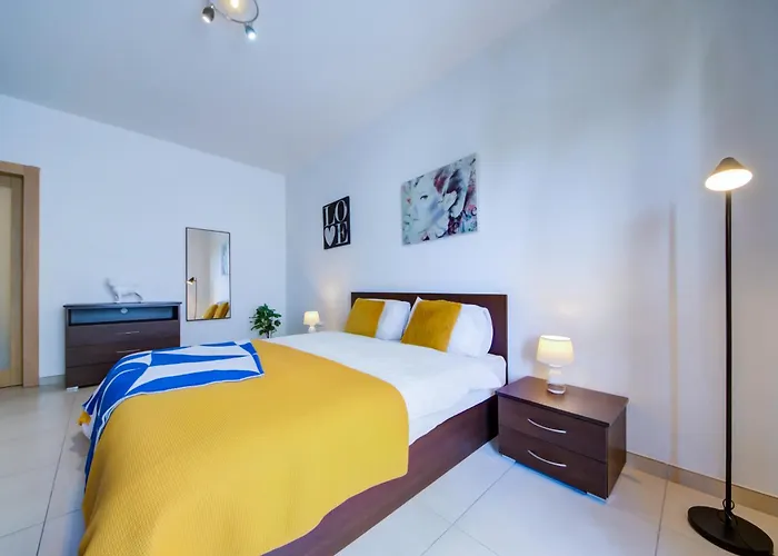 Apartamento Prime Location, Modern In St Julian's, Paceville, 8 By Vaganza San Julián