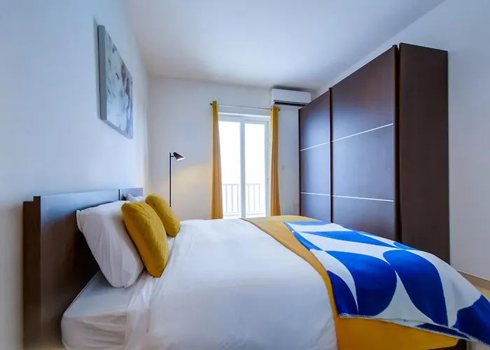 Prime Location, Modern In St Julian's, Paceville, 8 By Vaganza * San Julián