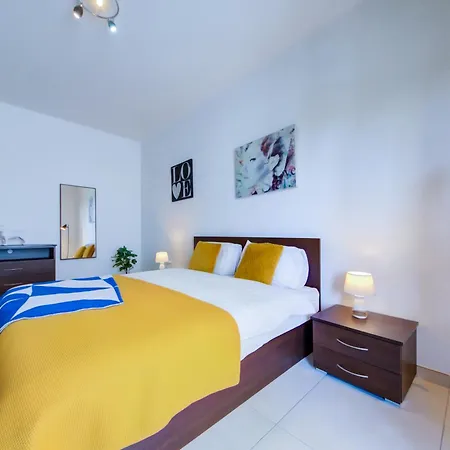 Apartment 2 Bedroom With Balcony In St Julians, Paceville, 8 By Vaganza Saint Julian's