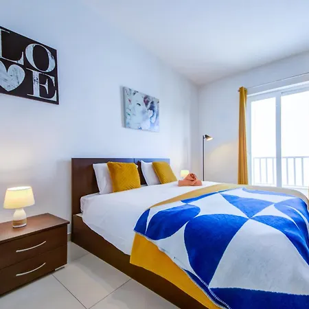 2 Bedroom Apartment With Balcony In Central St Julians, Paceville, Apt 8 By Vaganza Apartment