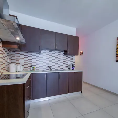 شقة 2 Bedroom With Balcony In St Julians, Paceville, 8 By Vaganza