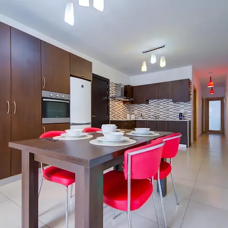 Prime Location, Modern In St Julian's, Paceville, 8 By Vaganza דירה Saint Julian's