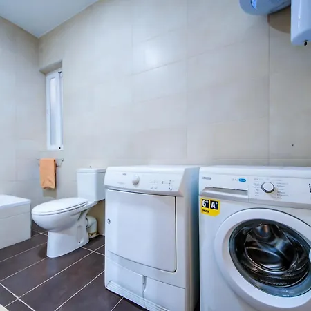 Apartment Prime Location, Modern In St Julian's, Paceville, 8 By Vaganza