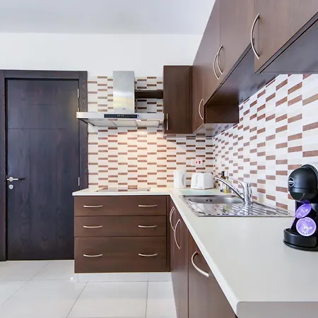 2 Bedroom With Balcony In St Julians, Paceville, 8 By Vaganza Apartment