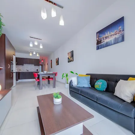 2 Bedroom Apartment With Balcony In Central St Julians, Paceville, Apt 8 By Vaganza Apartment Saint Julian's