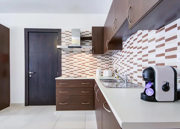 Prime Location, Modern In St Julian's, Paceville, 8 By Vaganza Appartement