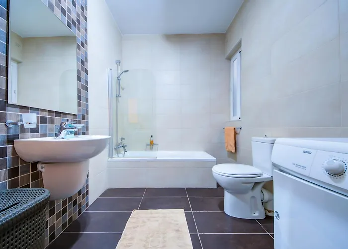 Prime Location, Modern In St Julian's, Paceville, 8 By Vaganza *