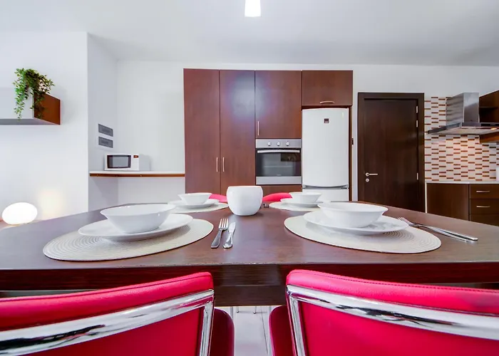 Prime Location, Modern In St Julian's, Paceville, 8 By Vaganza Appartement San Ġiljan